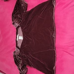 Georgous, soft, velvet top.